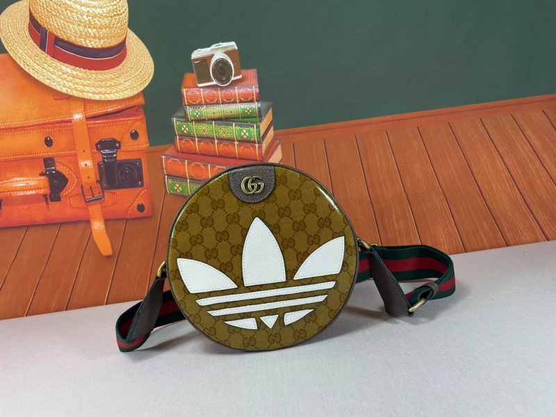 Gucci Handbags 470